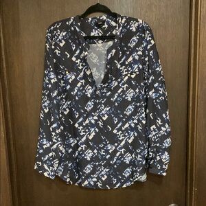 *4/$20* Mossimo Navy and White Graphic Abstract Water color Blouse size XXL